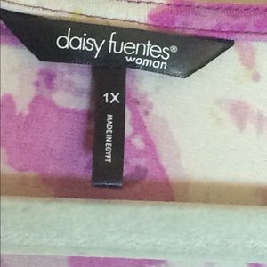 Daisy Fuentes Tops - Daisy Fuentes 3/4 sleeve top Daisy Fuentes Tops - Daisy Fuentes 3/4 sleeve top
